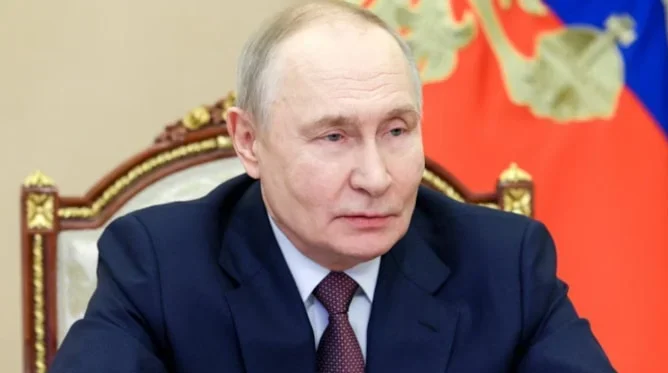 Putin’den Ukrayna’da geçici ateşkes kararı